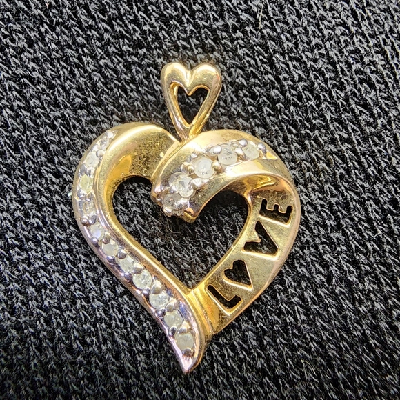 Natural Diamonds 10k yellow gold Love heart pendant - Picture 6 of 12